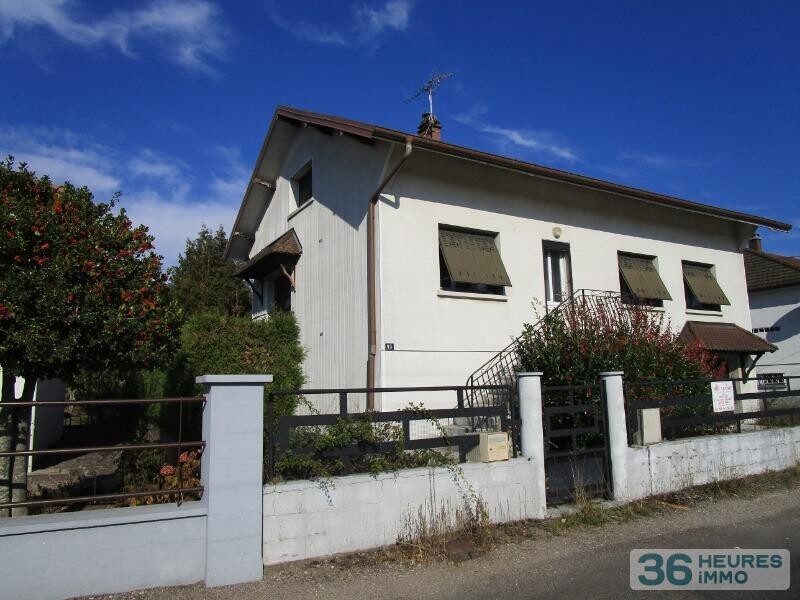 Maison d'habitation proche des centres commerciaux