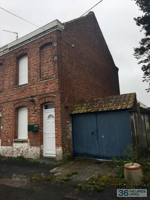 Jolie maison semi-individuelle