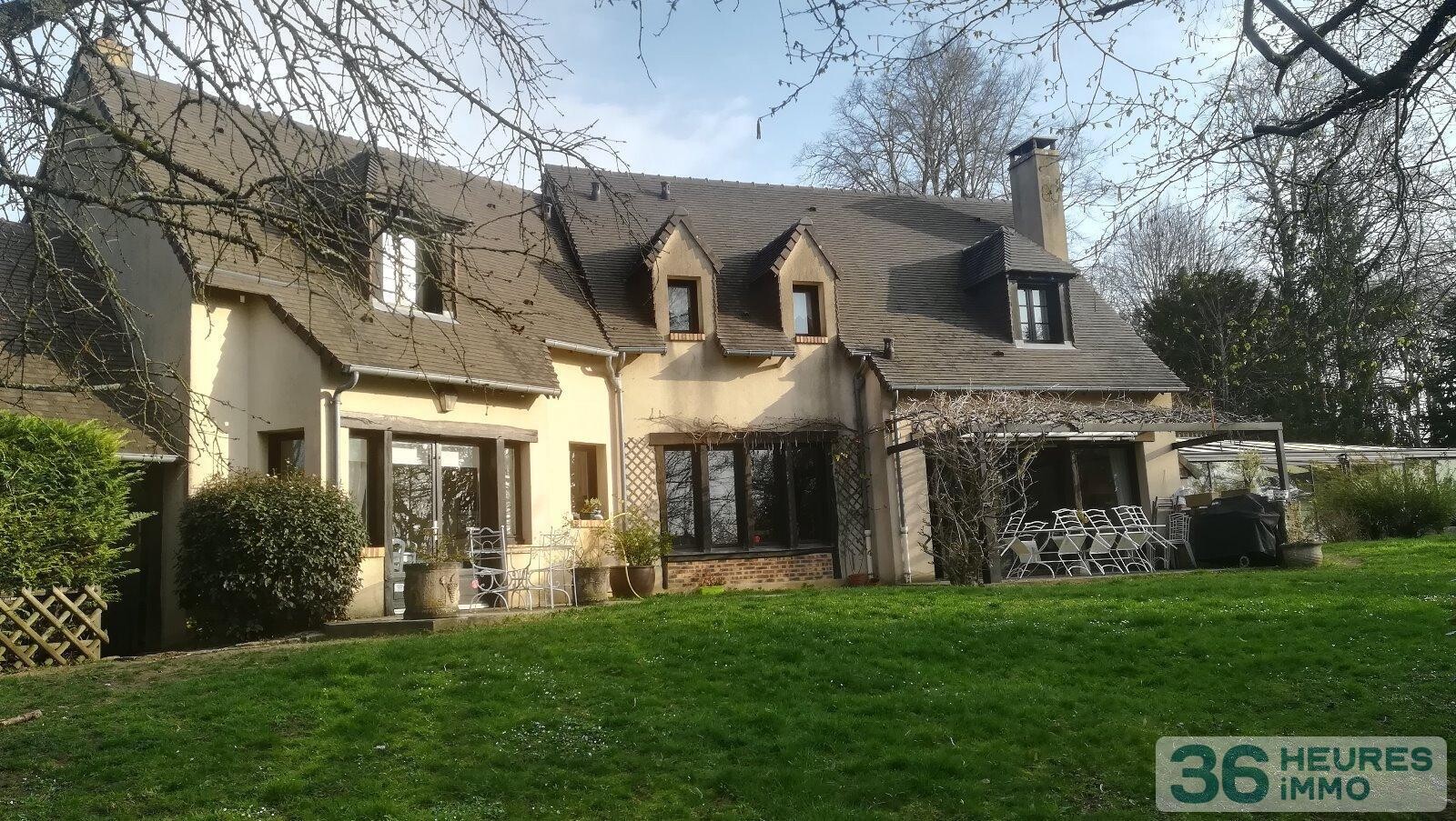Maison avec pisicne et jardin 2605 m²