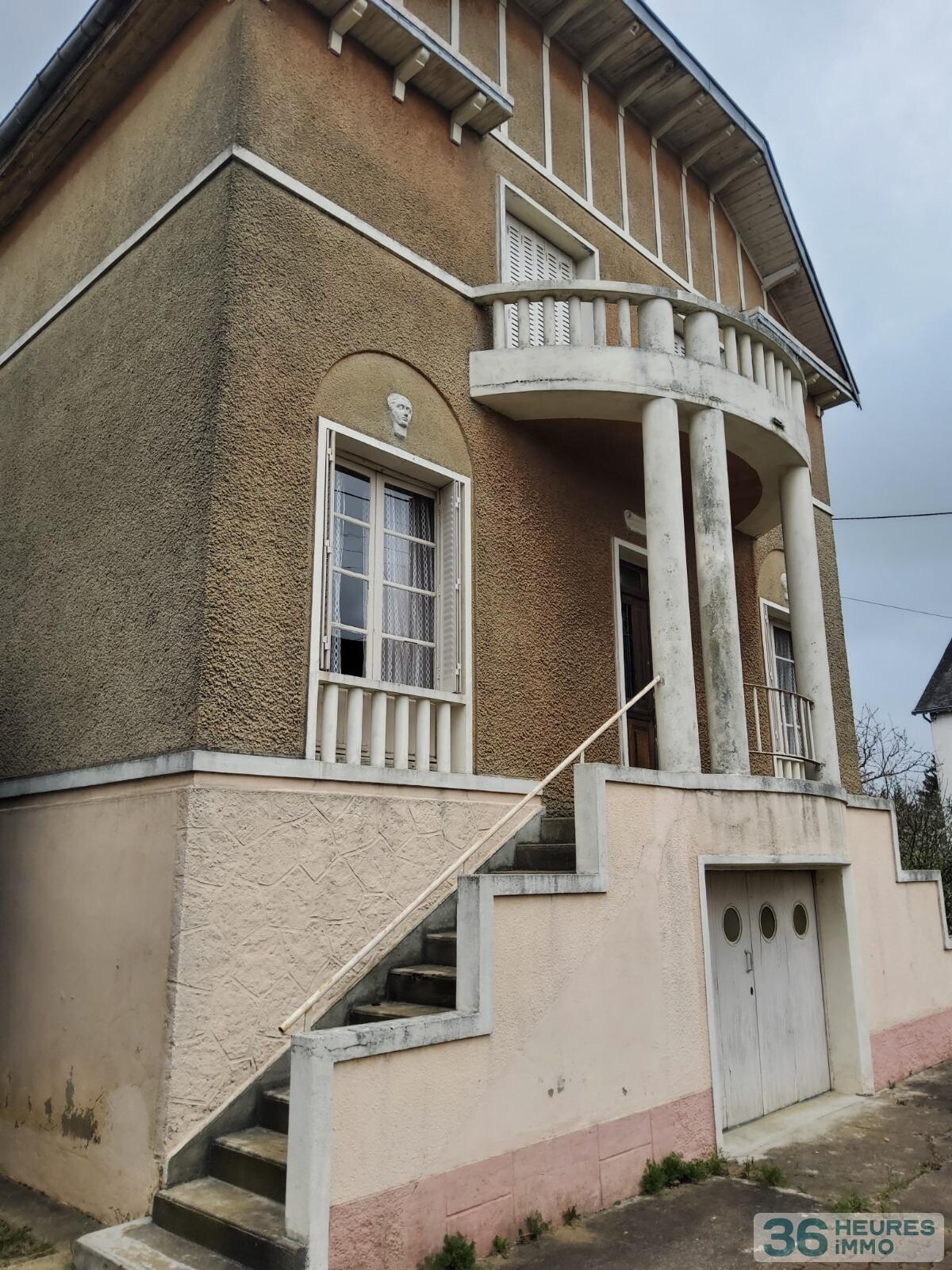 Maison avec parcelle de terrain divisible. 