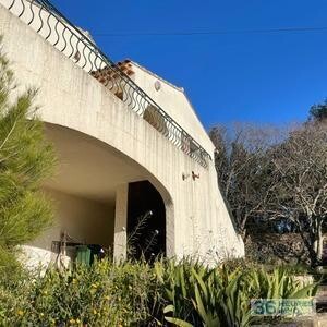 MAISON AVEC JARDIN ET GARAGE