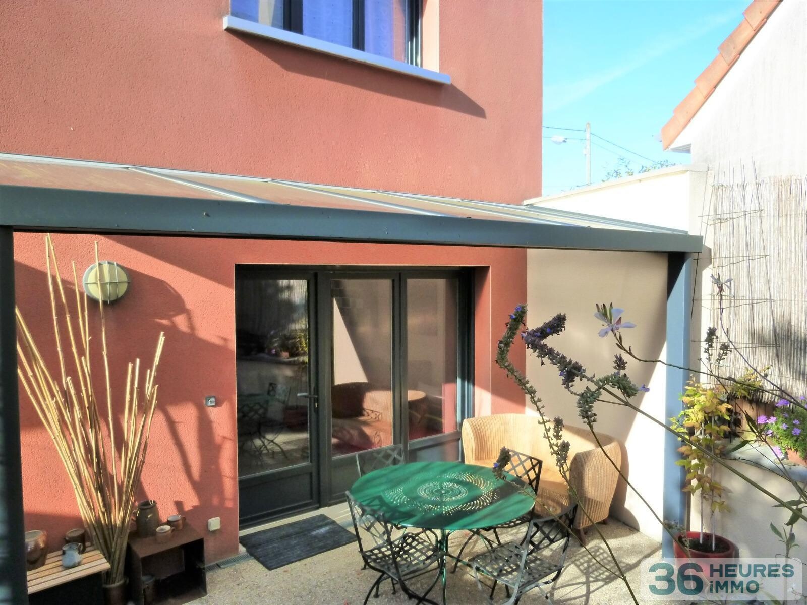 MAISON RECENTE AVEC TERRASSE ET PARKING 