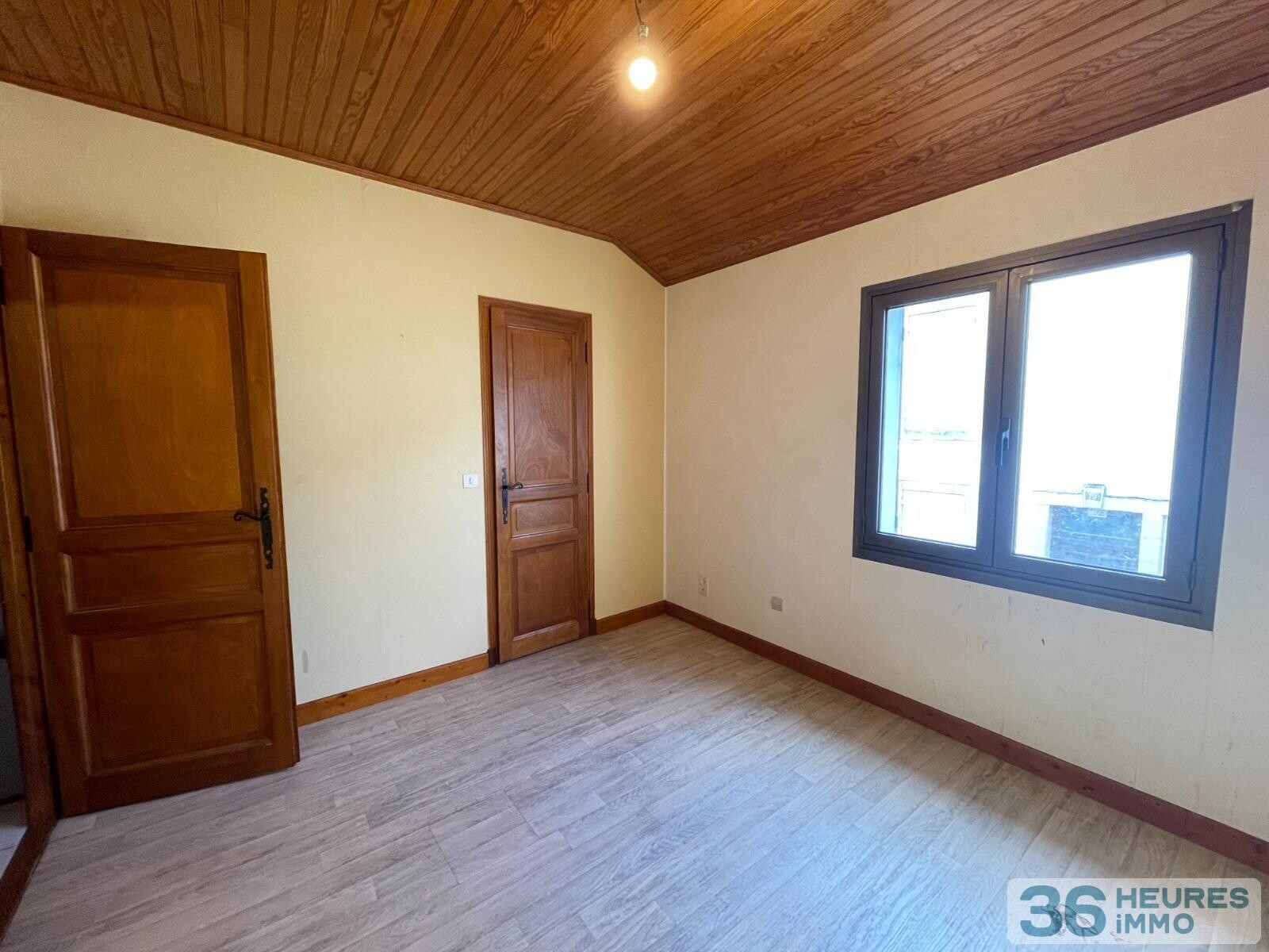 Agen, belle maison, 1 chambre et 1 bureau.