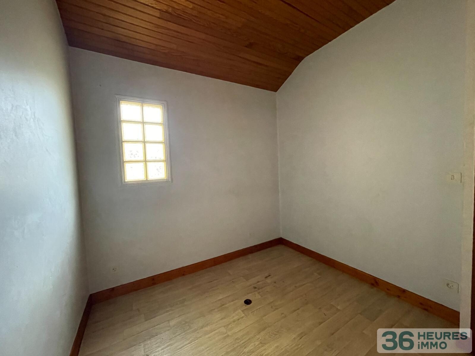 Agen, belle maison, 1 chambre et 1 bureau.