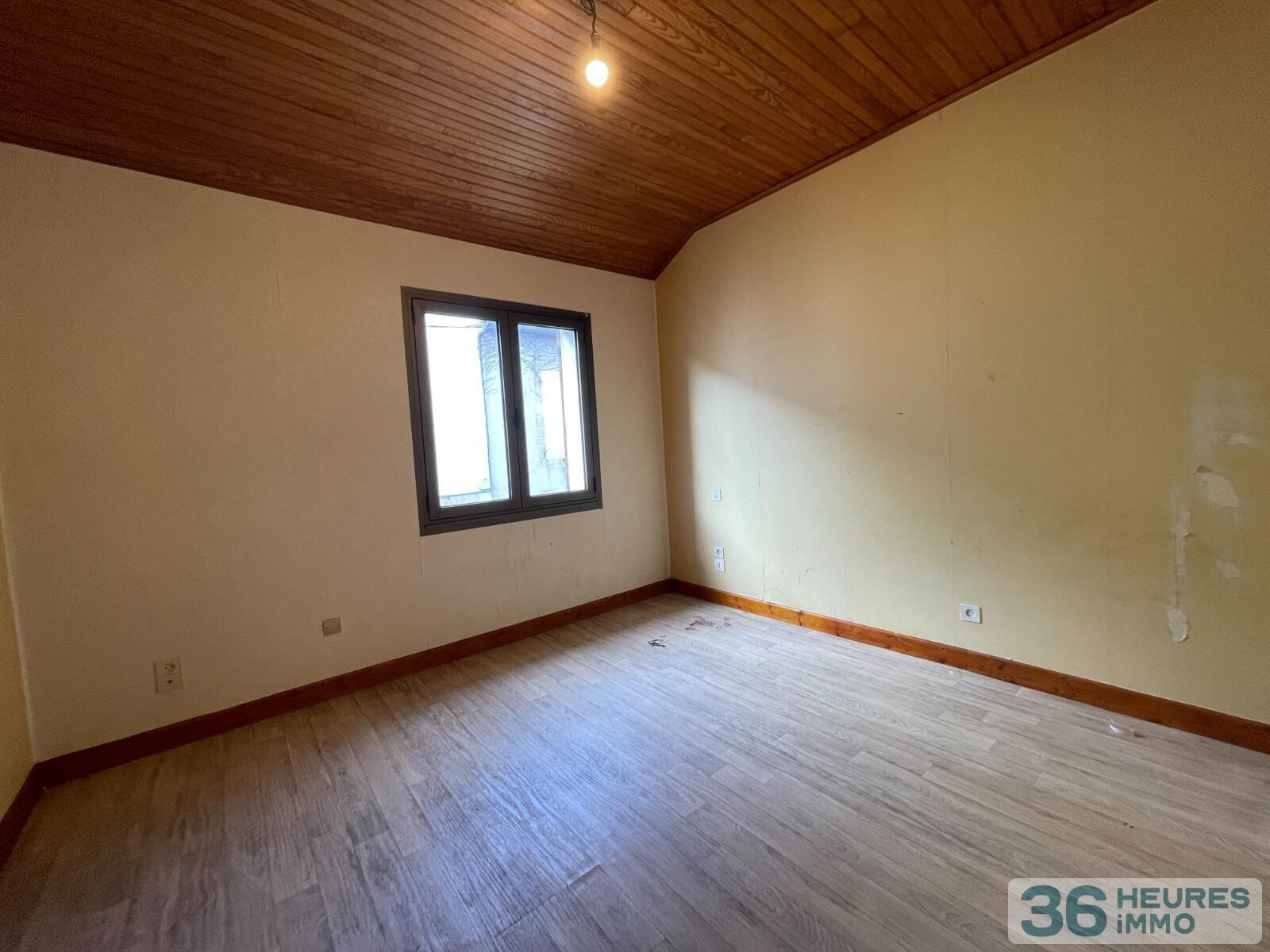 Agen, belle maison, 1 chambre et 1 bureau.