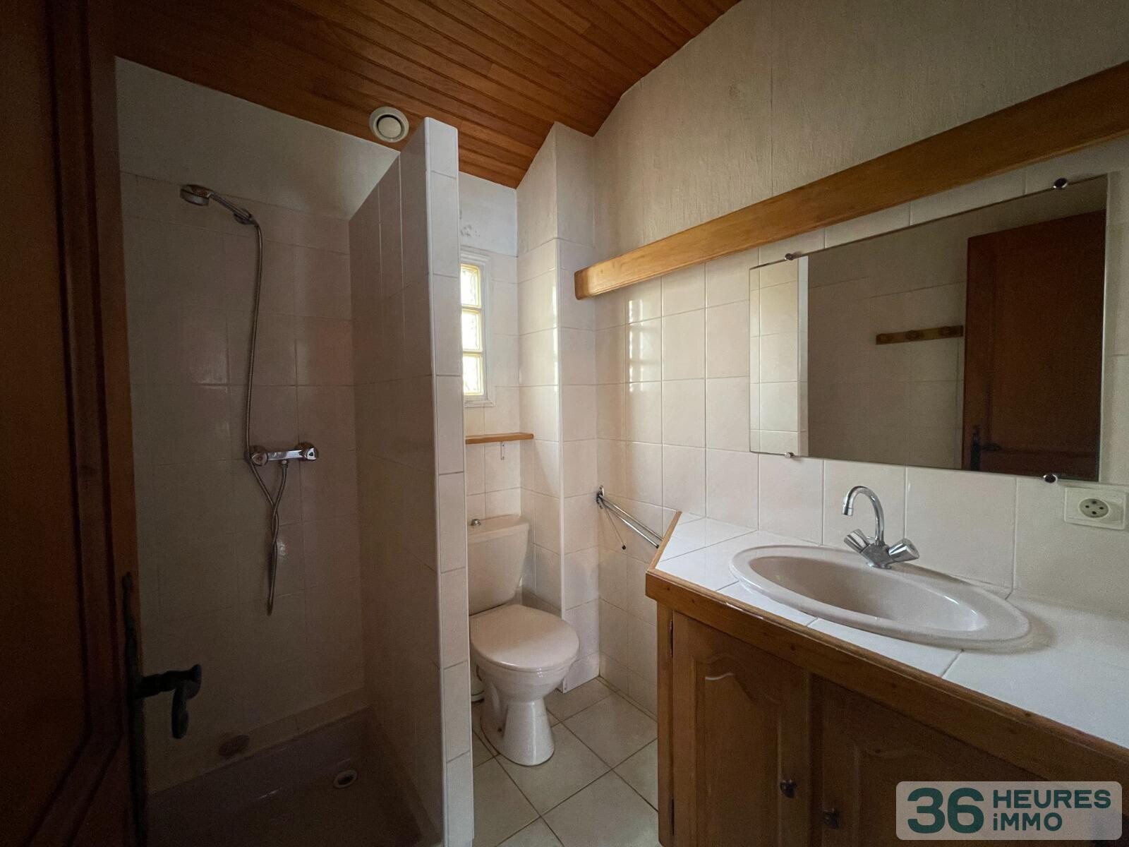 Agen, belle maison, 1 chambre et 1 bureau.