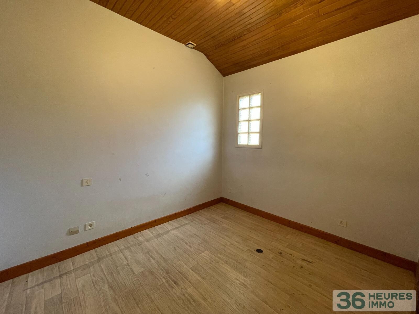 Agen, belle maison, 1 chambre et 1 bureau.