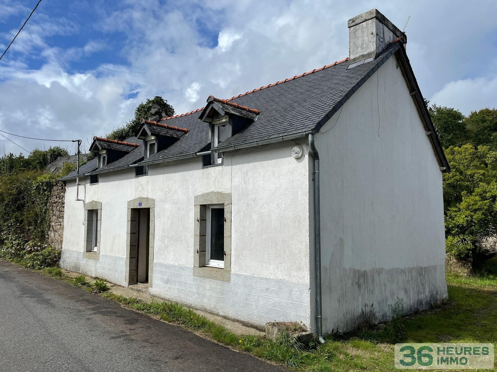 Loqueffret - ancienne longère à rénover avec terres