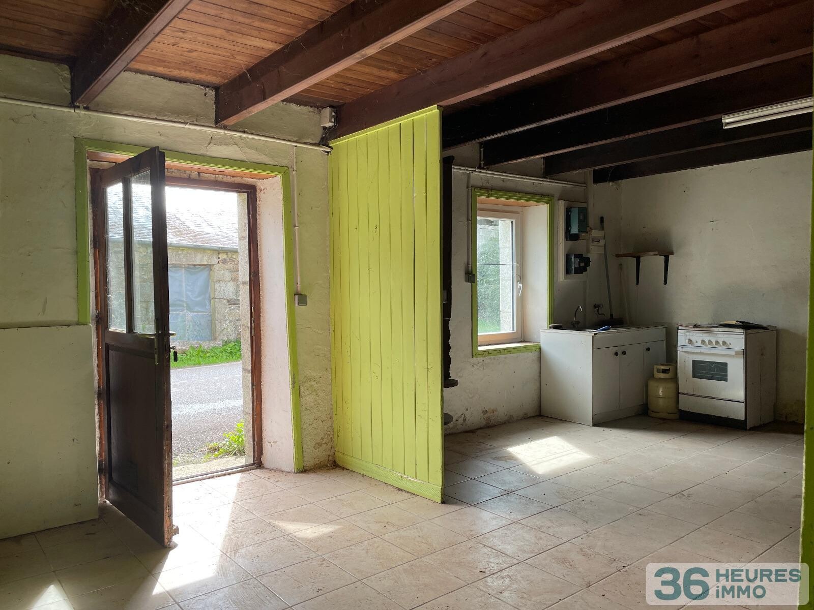 Loqueffret - ancienne longère à rénover avec terres