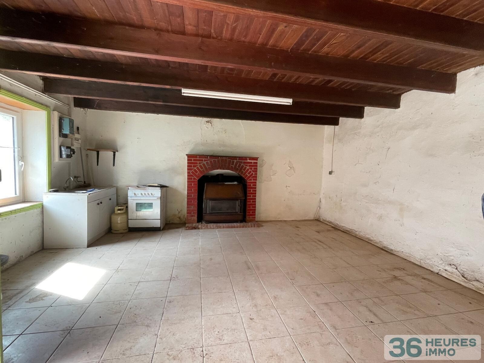 Loqueffret - ancienne longère à rénover avec terres