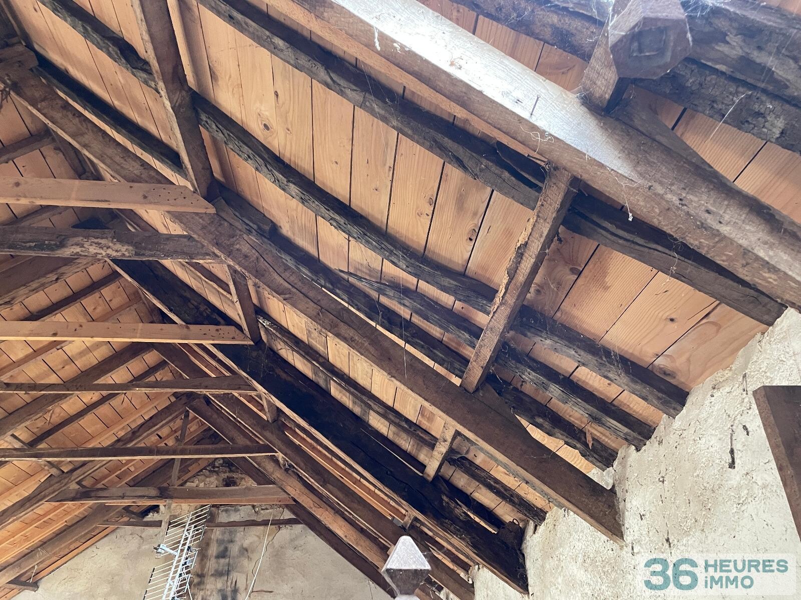 Loqueffret - ancienne longère à rénover avec terres