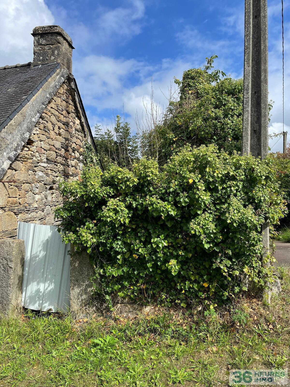 Loqueffret - ancienne longère à rénover avec terres