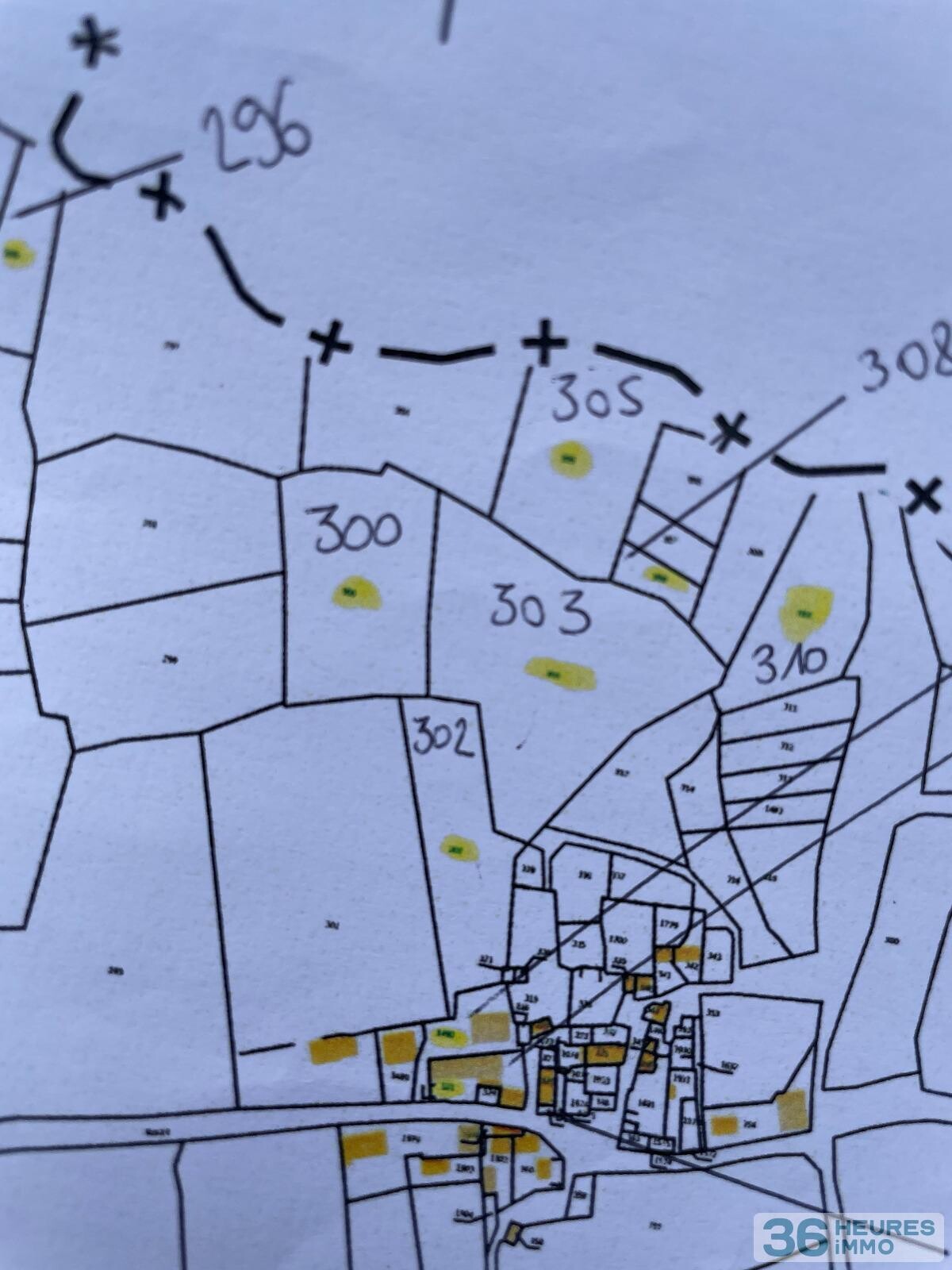 Loqueffret - ancienne longère à rénover avec terres