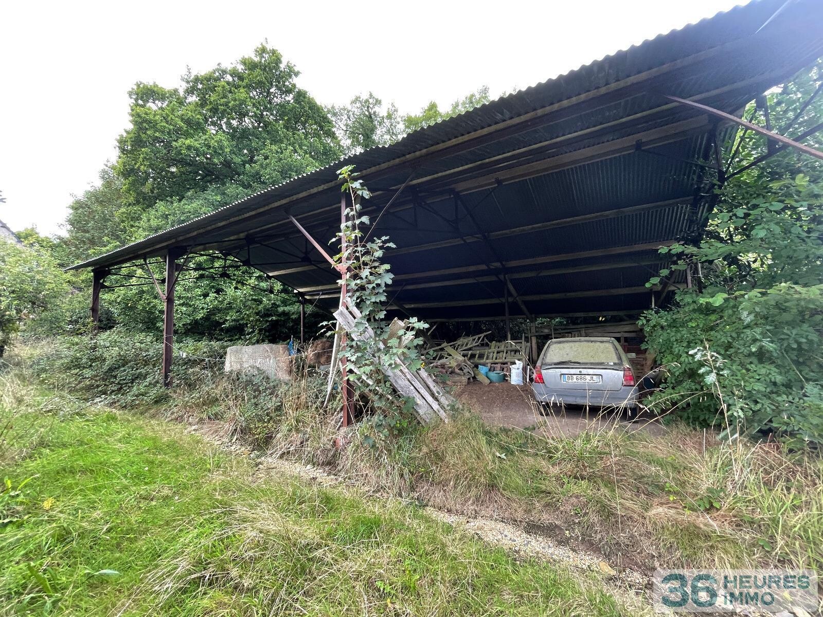 Loqueffret - ancienne longère à rénover avec terres