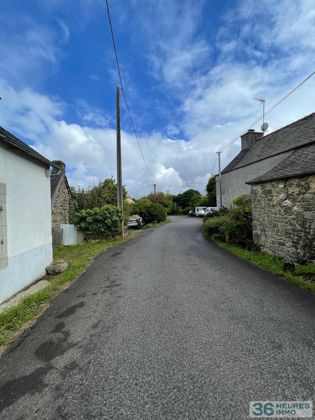 Loqueffret - ancienne longère à rénover avec terres