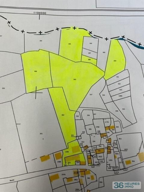 Loqueffret - ancienne longère à rénover avec terres