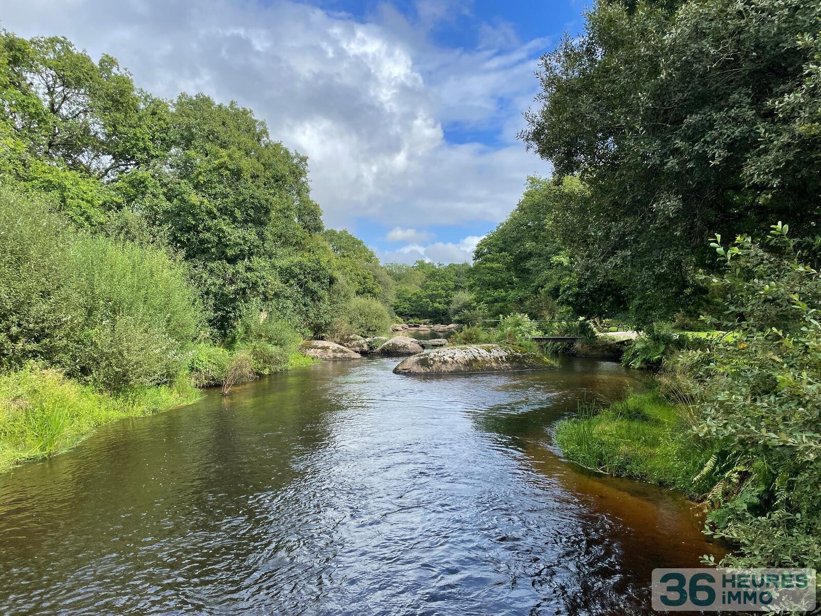 Loqueffret - ancienne longère à rénover avec terres