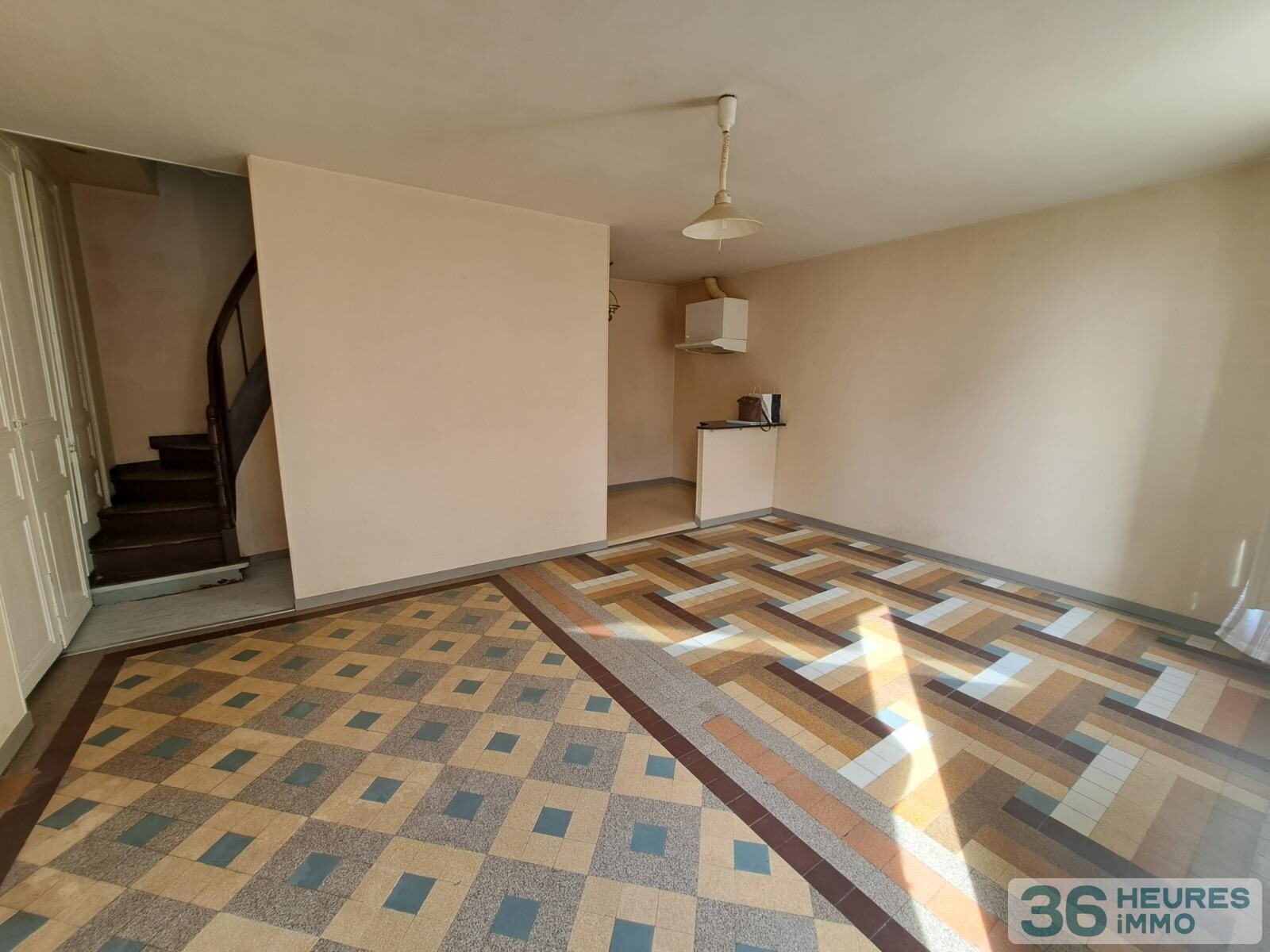 CHASSE ROYALE - MAISON TYPE 2 AVEC GARAGE 