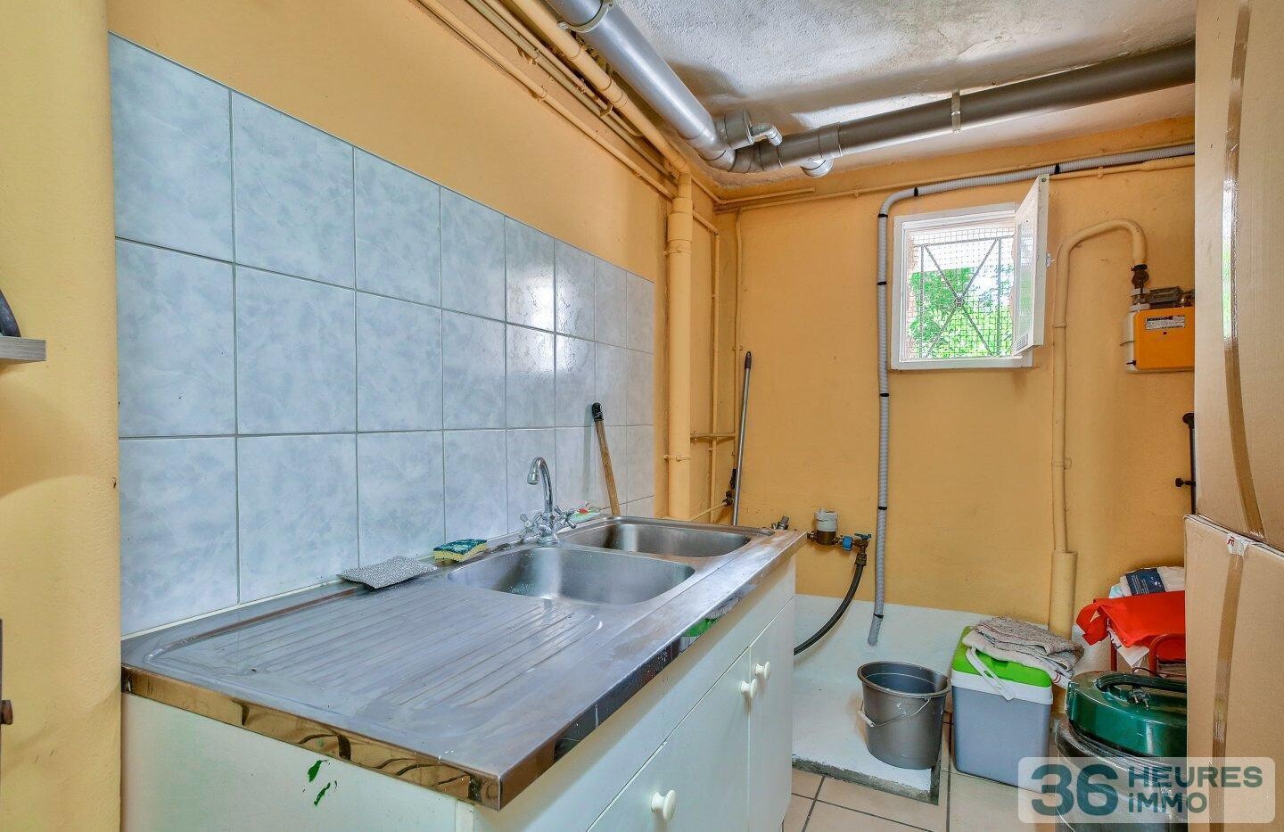Pavillon avec jardin, sous-sol et comble
