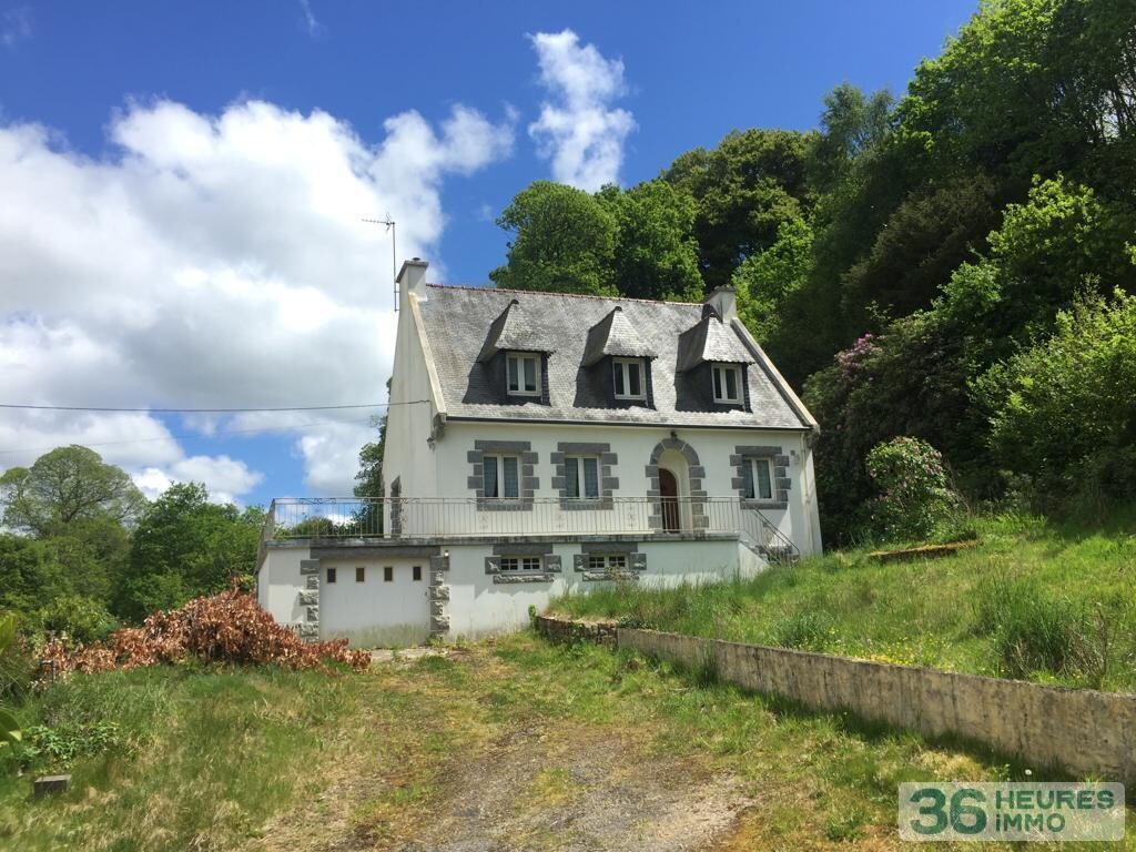 A vendre maison avec jardin et dependance 
