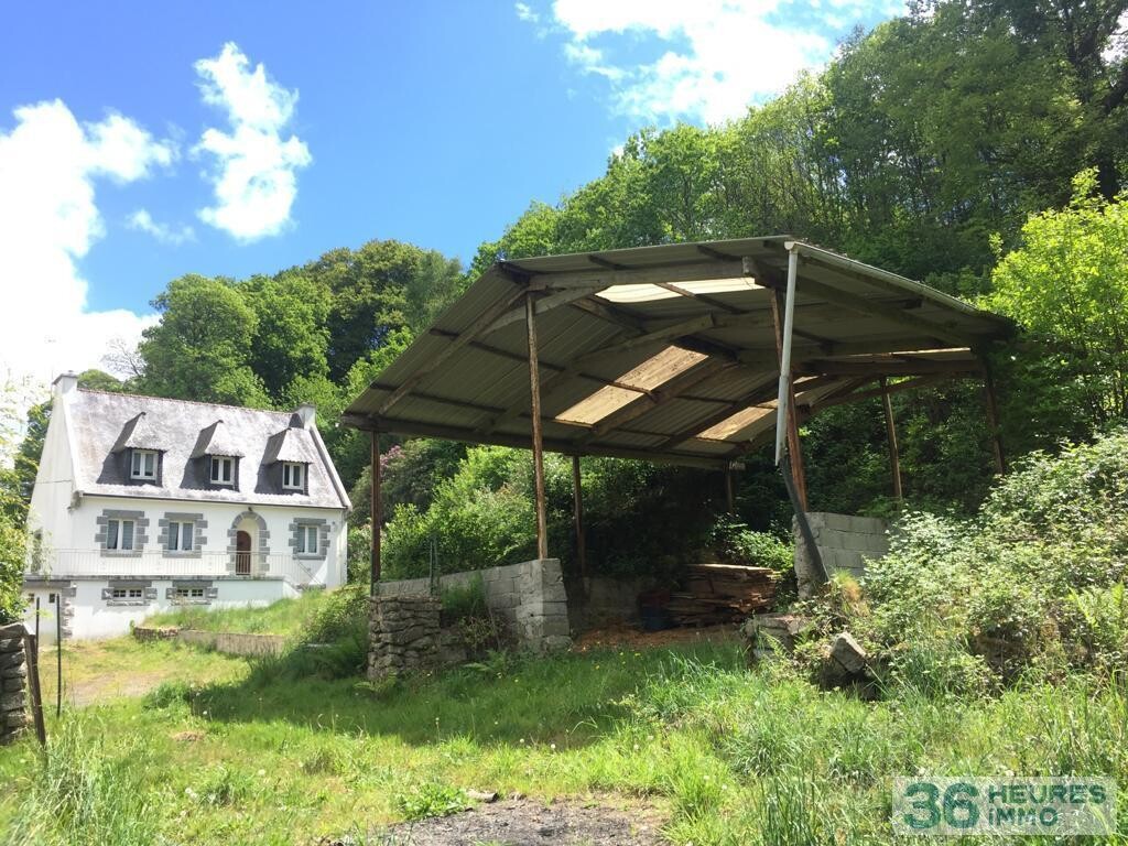 A vendre maison avec jardin et dependance 