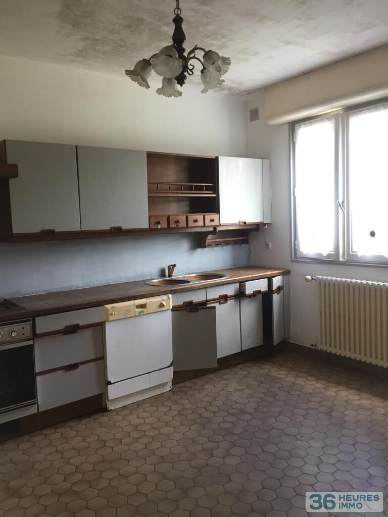 A vendre maison avec jardin et dependance 