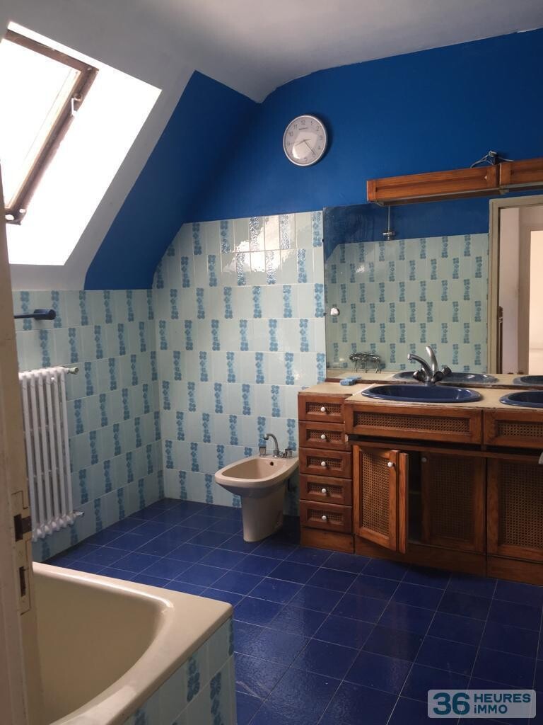 A vendre maison avec jardin et dependance 