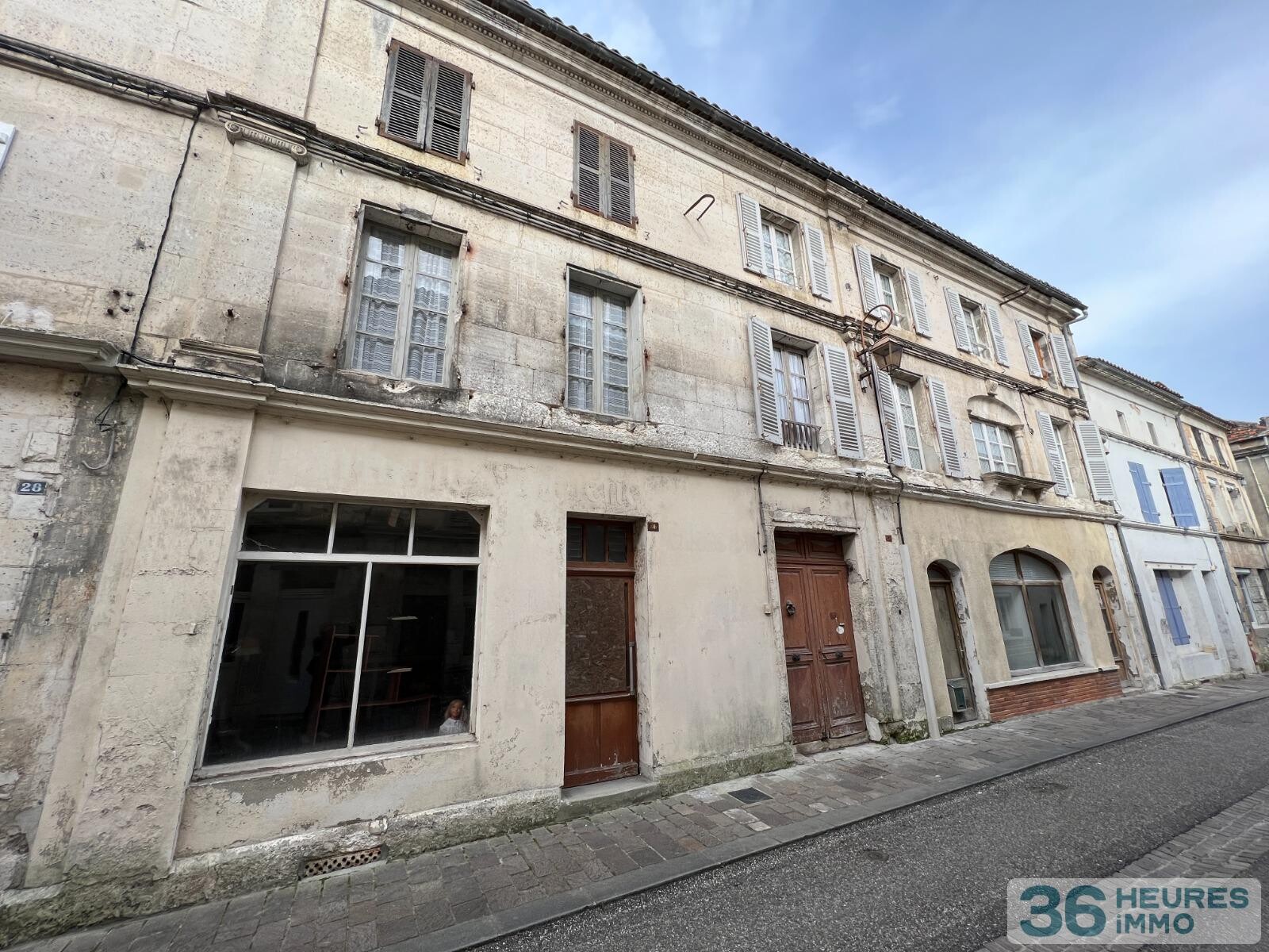 Immeubles en pierres avec appartement bon etat