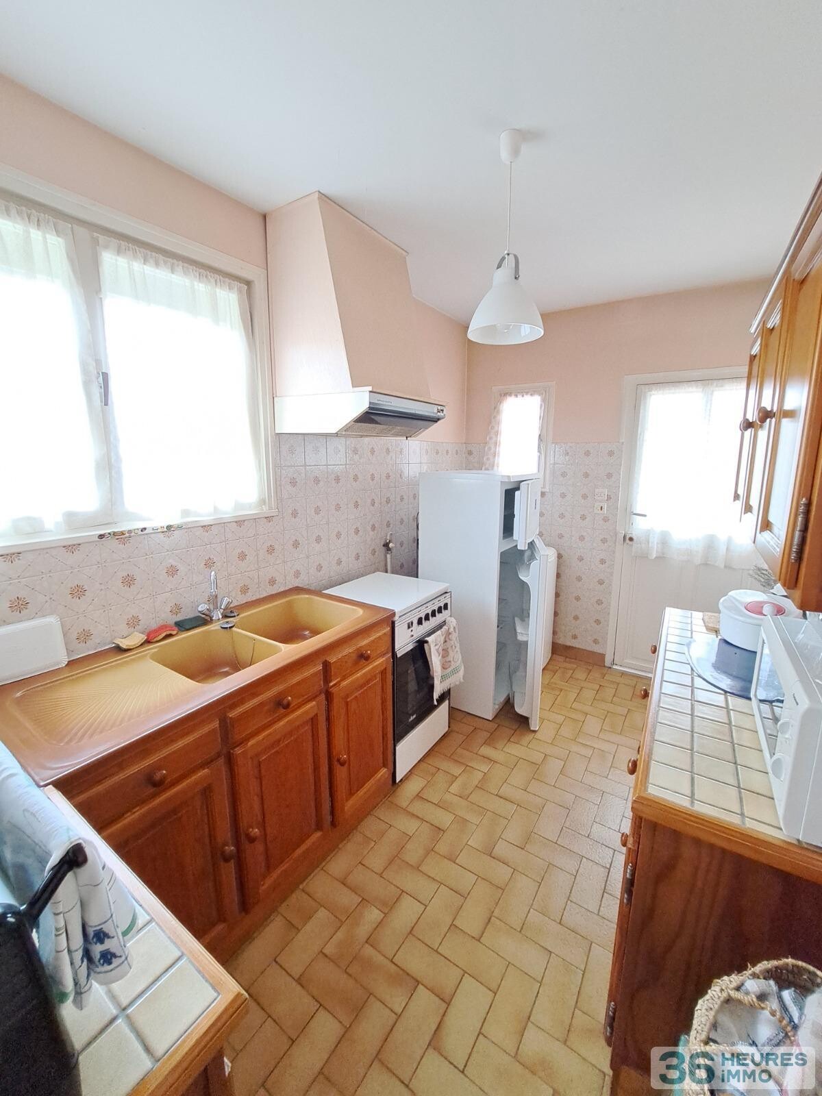 Cite des pins - maison avec garage et joli jardin