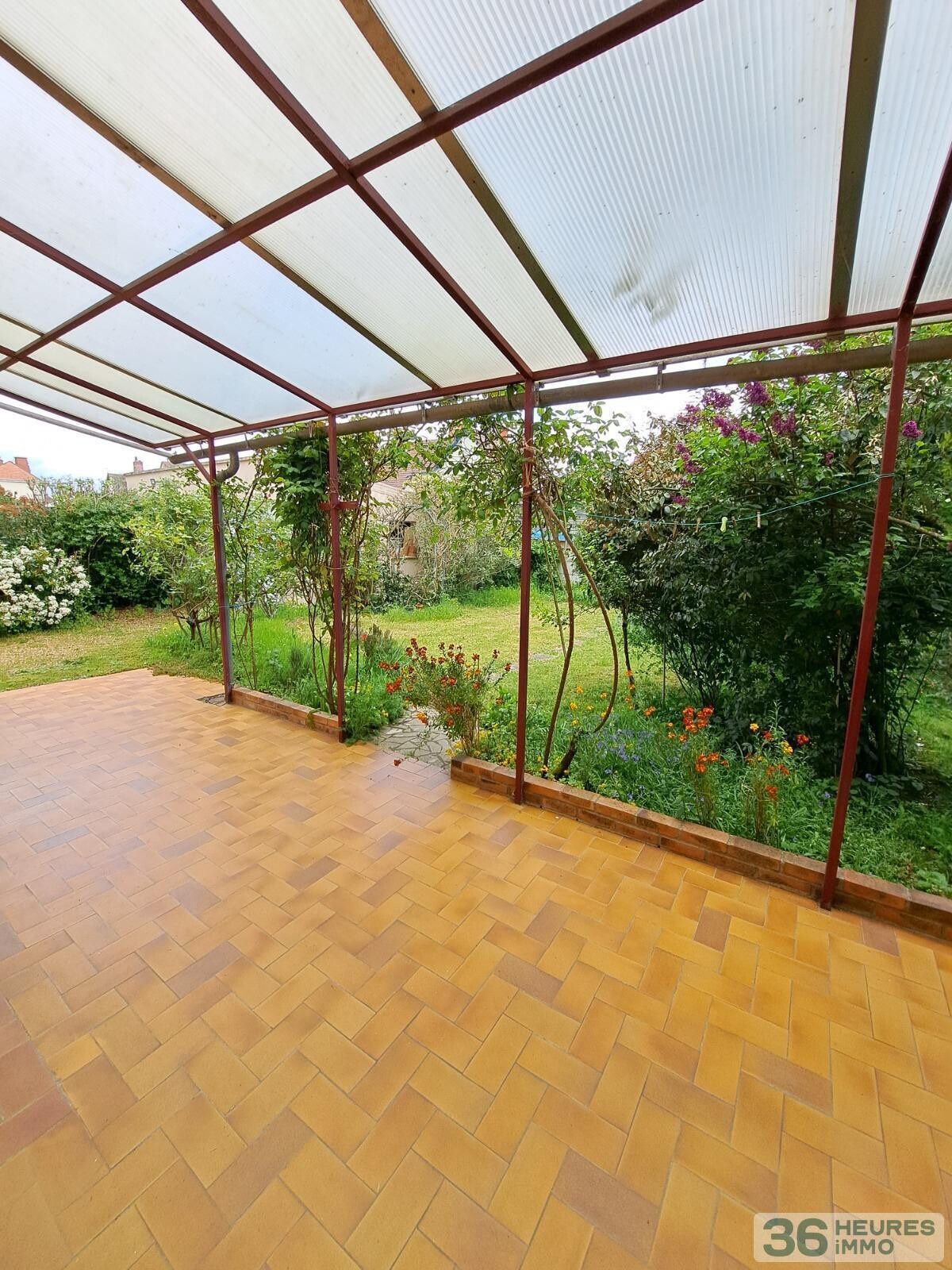 Cite des pins - maison avec garage et joli jardin