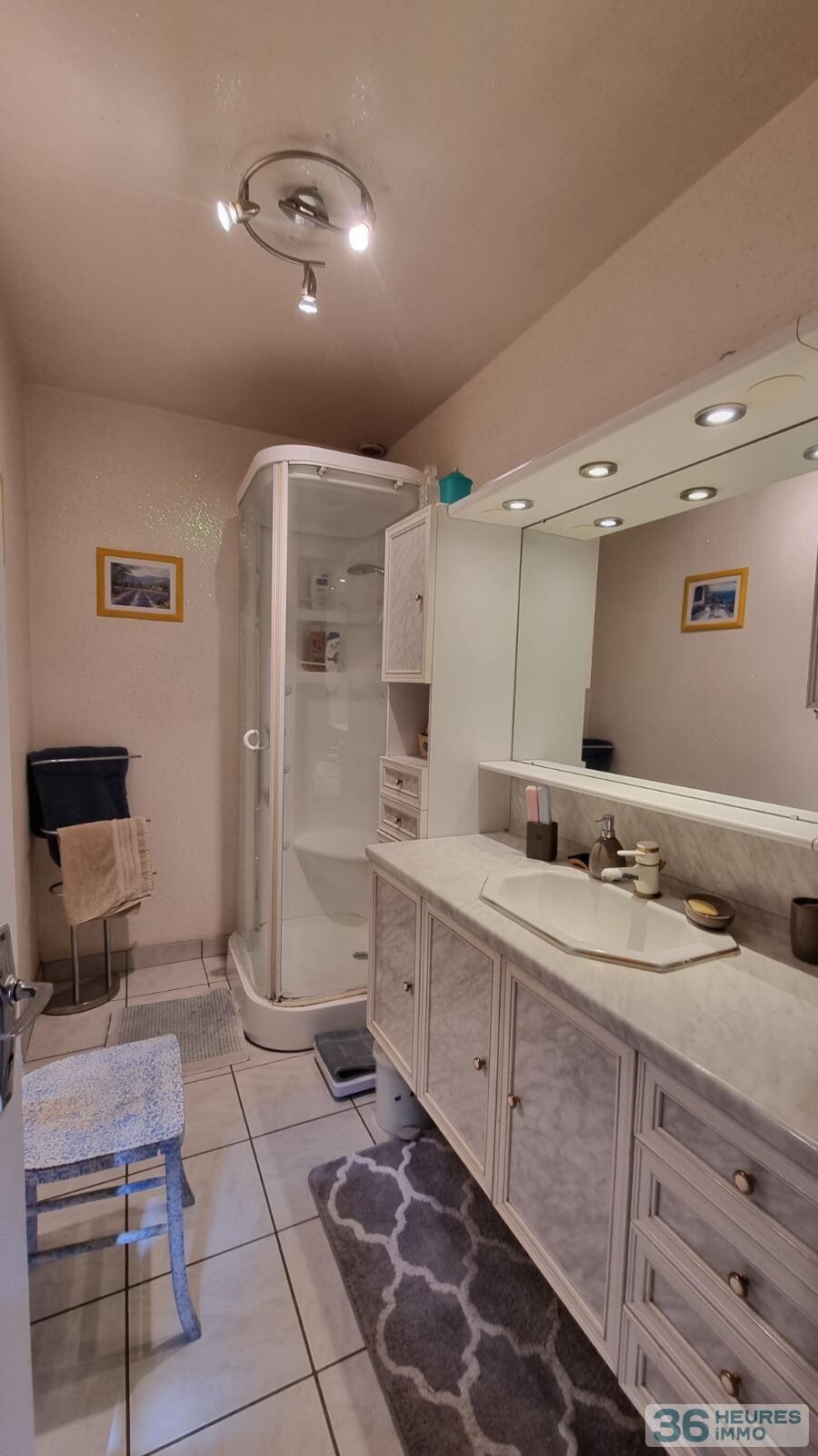 Maison avec chambre de plain pied. 