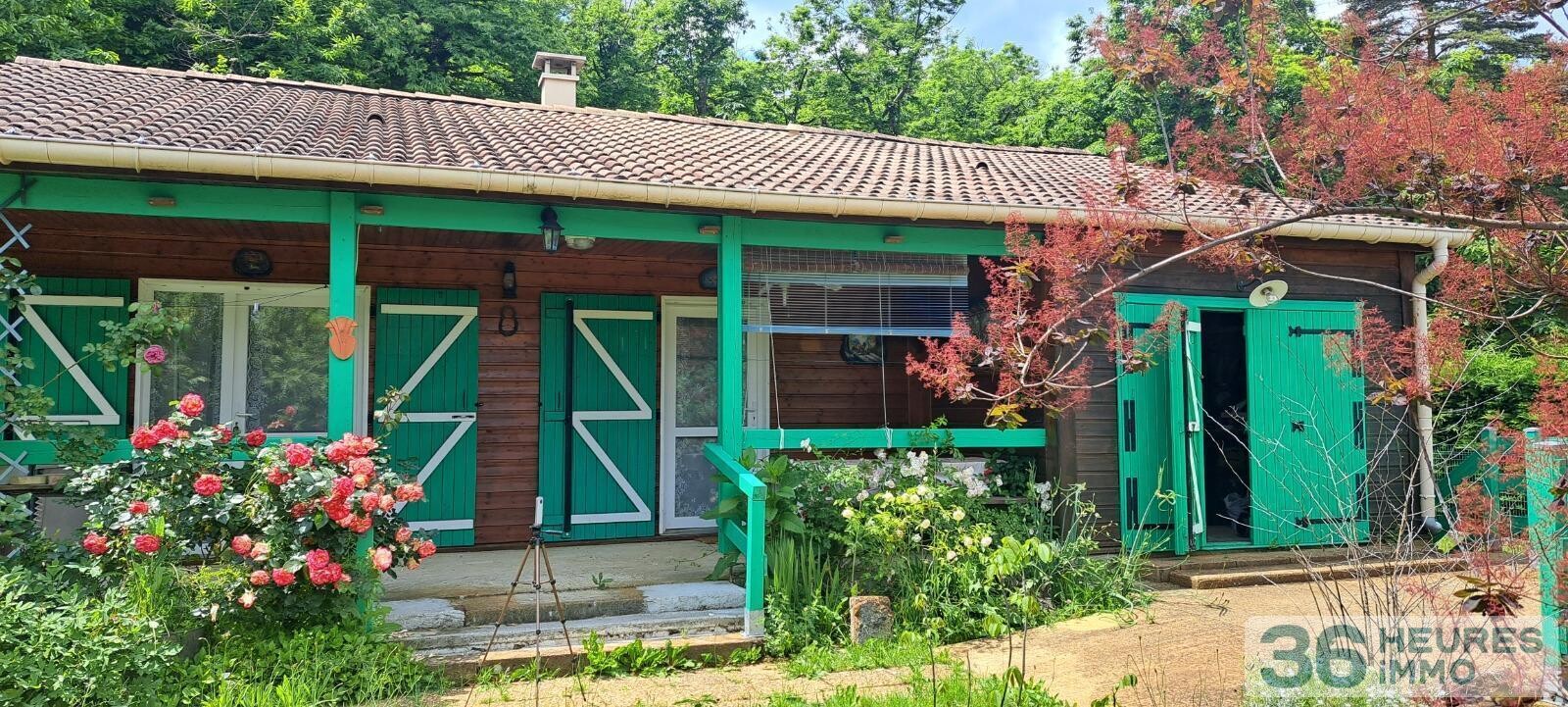 Maison individuelle en bois avec terrain attenant