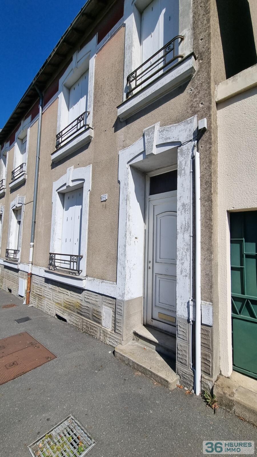 Maison avec travaux a prevoir. 