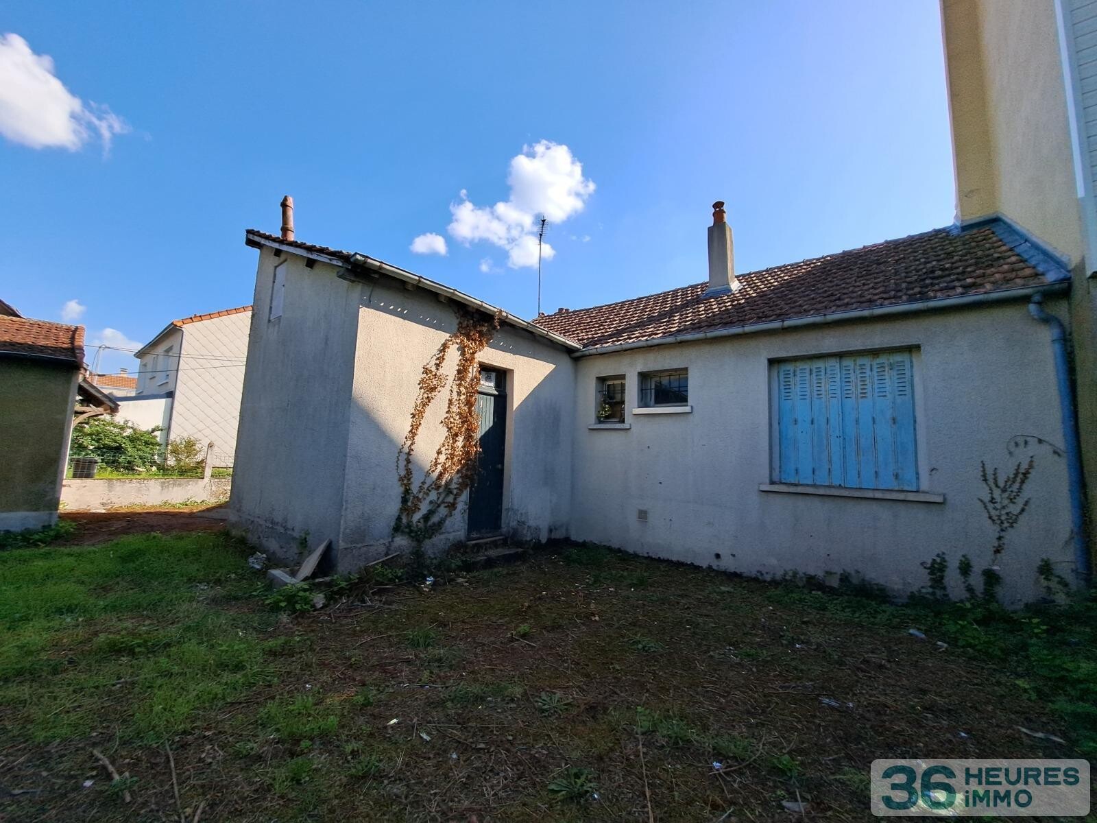 Rue de la fraternite - maison a renover - plain pied - avec garage et jardin 