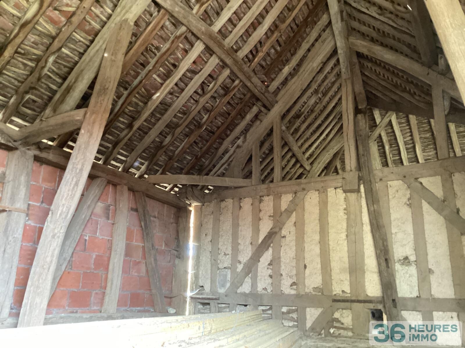 Maison ancienne en pans de bois à restaurer