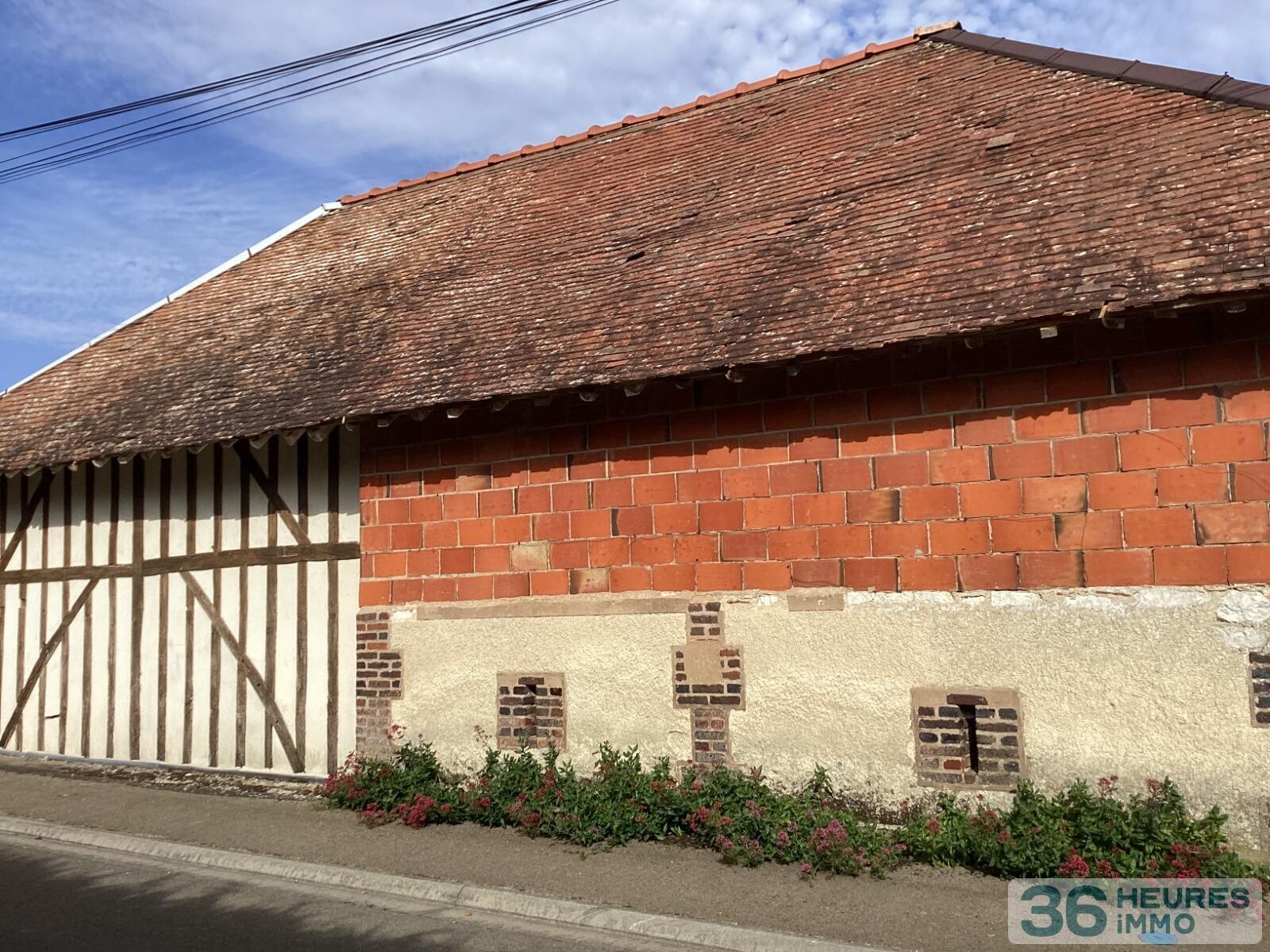 Maison ancienne en pans de bois à restaurer