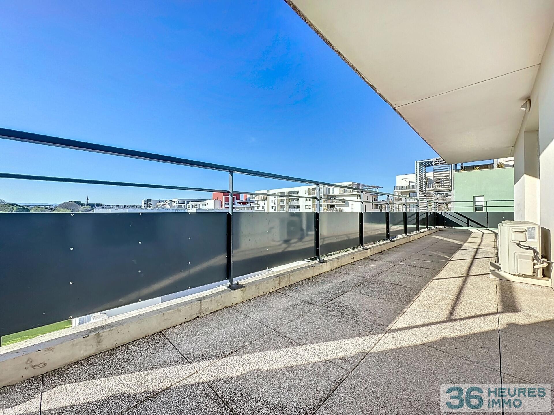 T4 OVALIE EN DERNIER ETAGE 