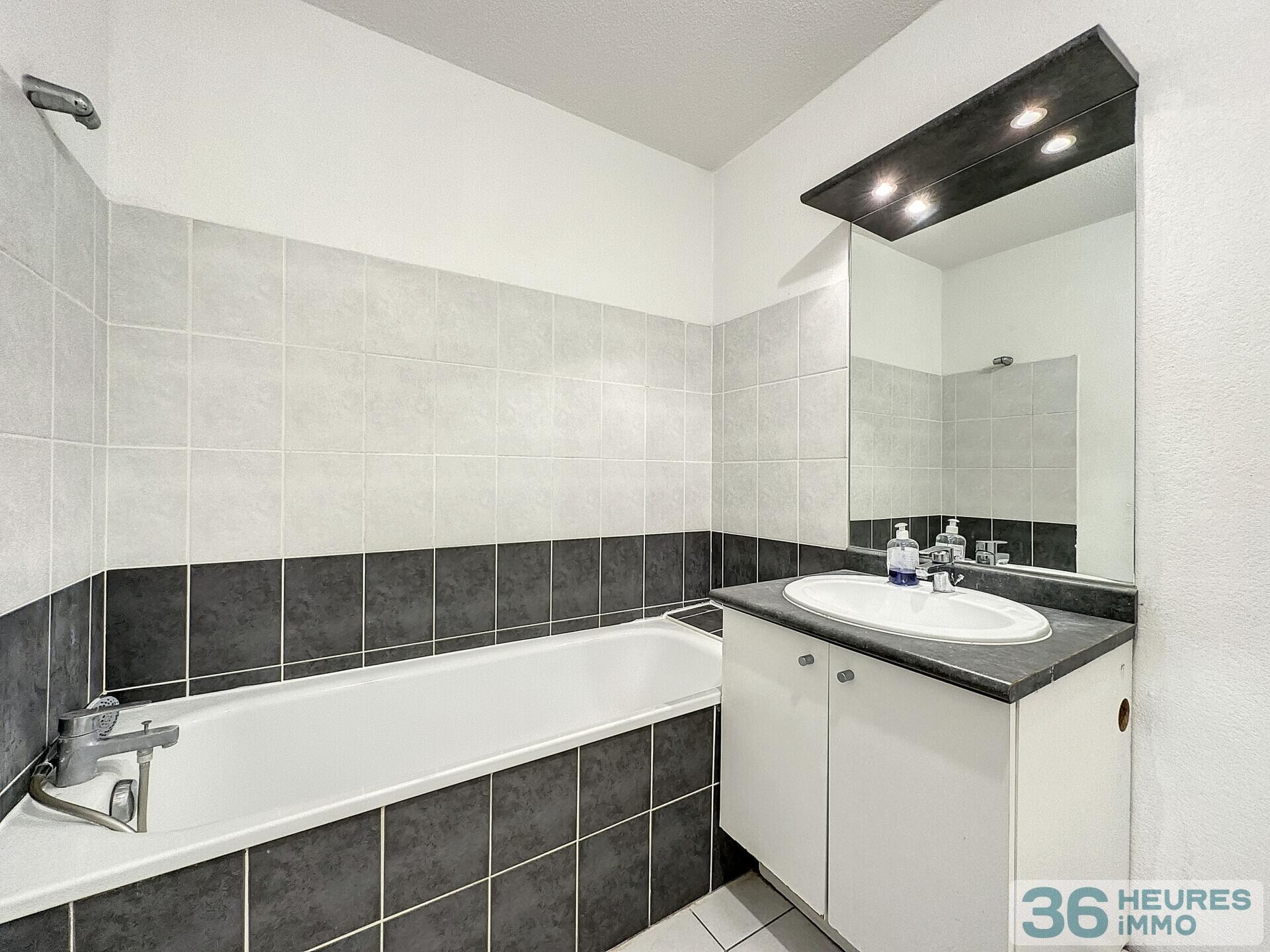 T4 OVALIE EN DERNIER ETAGE 