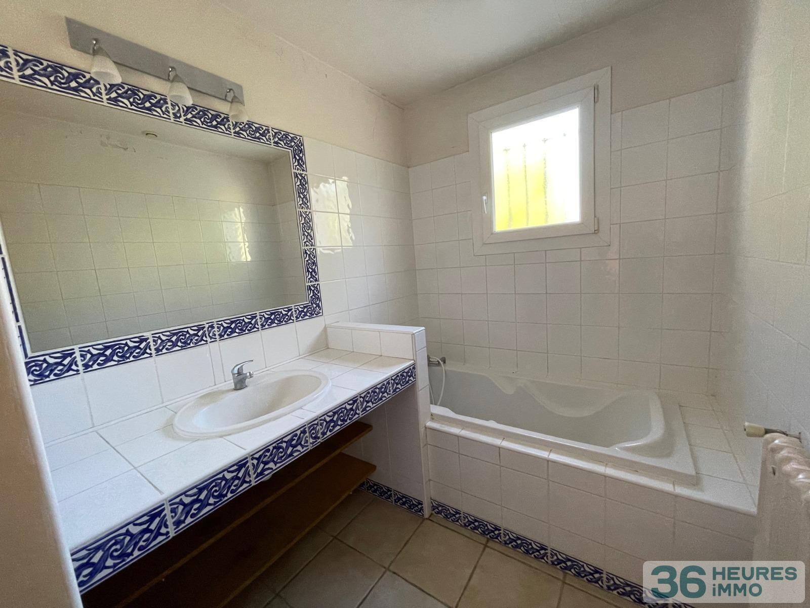 MAISON 4 PIECES, 3 CHAMBRES, JARDIN ET DOUBLE GARAGE