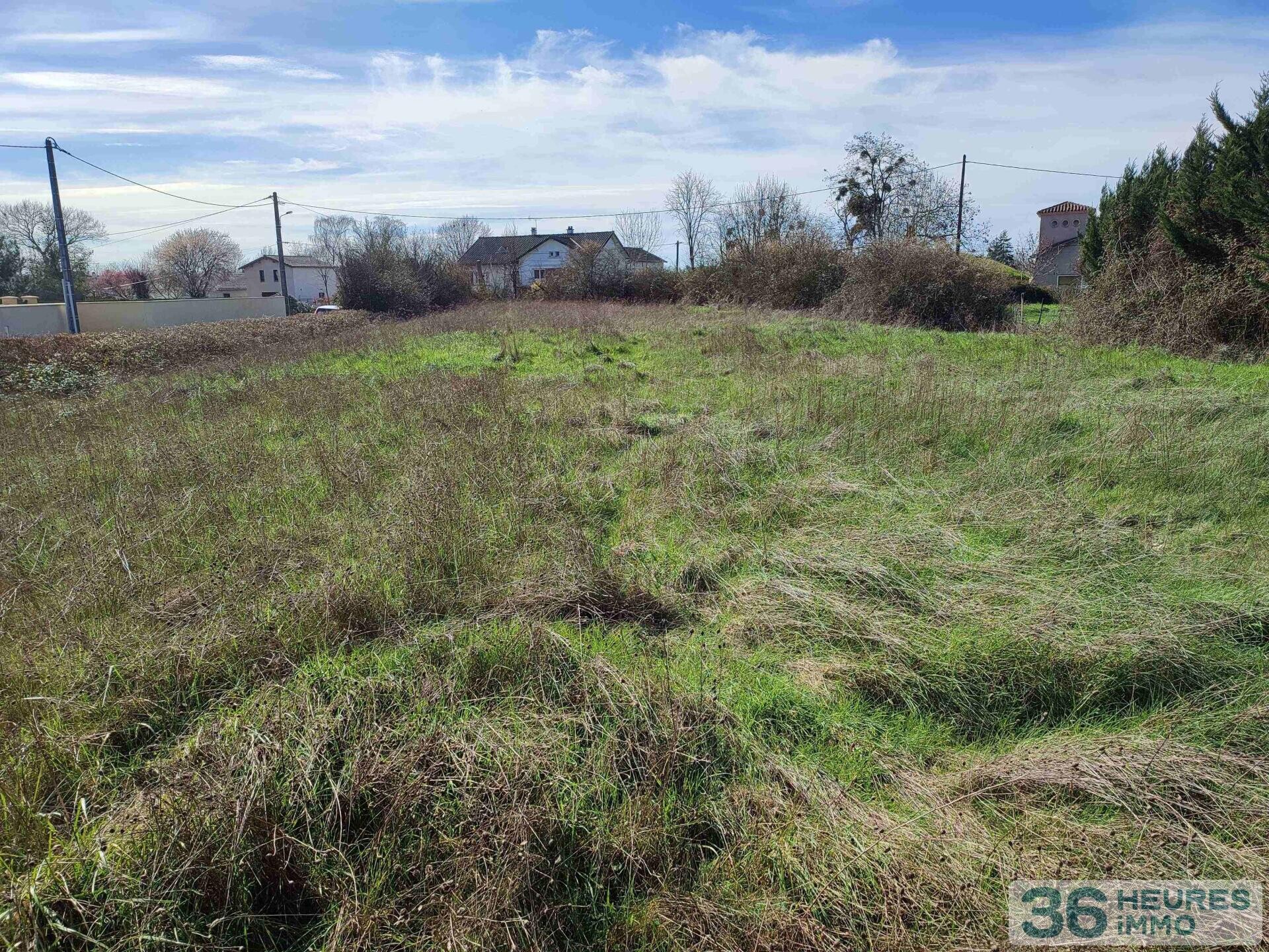 Terrain constructible 1374 m²