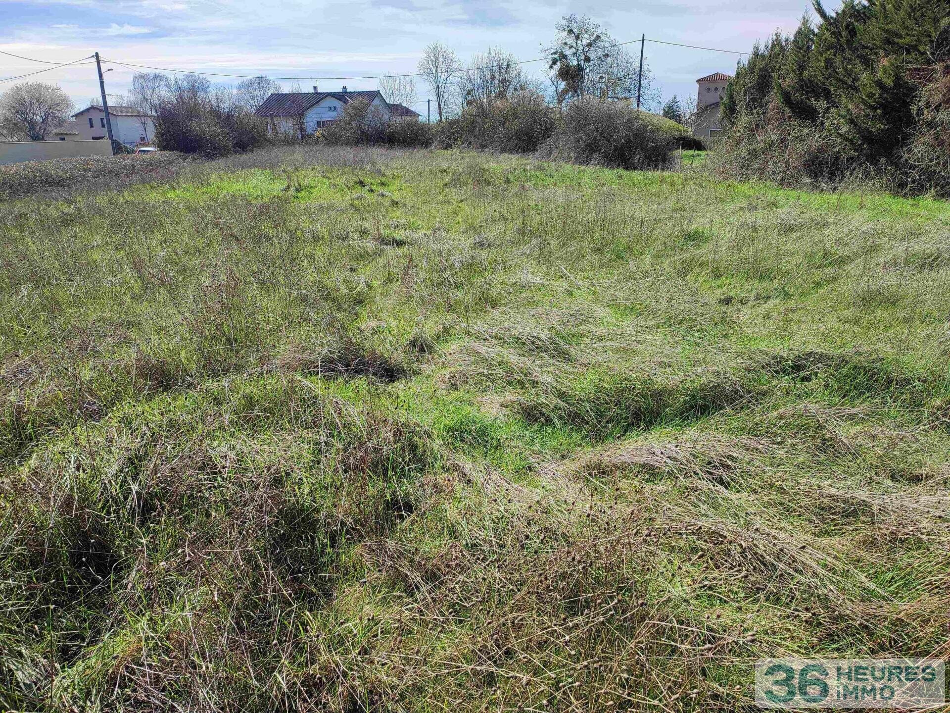 Terrain constructible 1374 m²