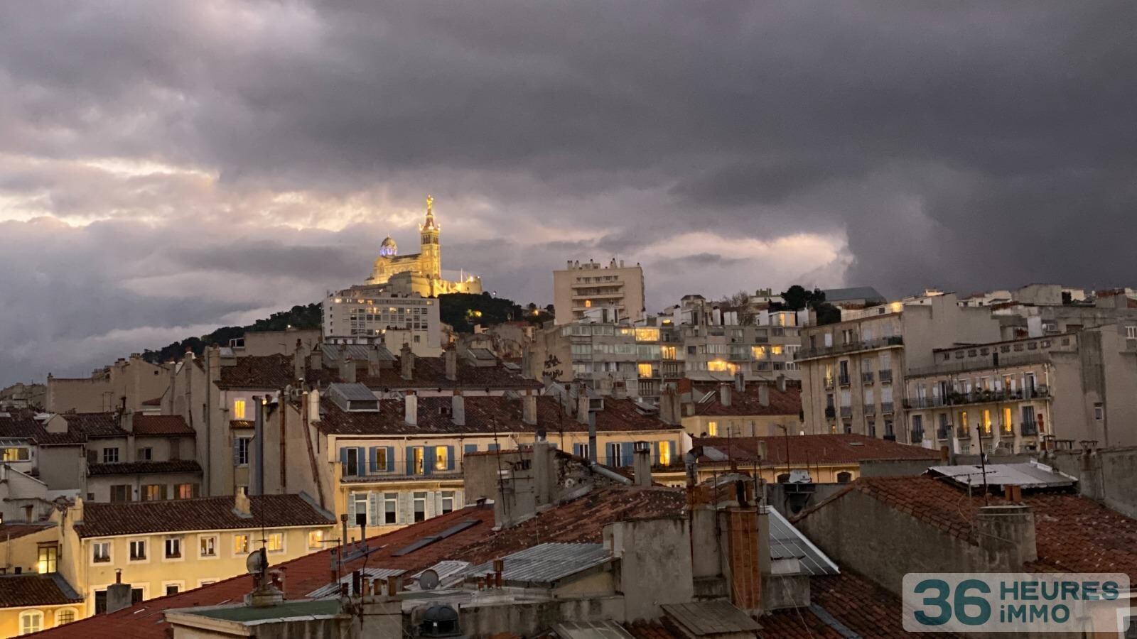 VIEUX PORT DUPLEX  87 M2 + GRANDE TERRASSE 