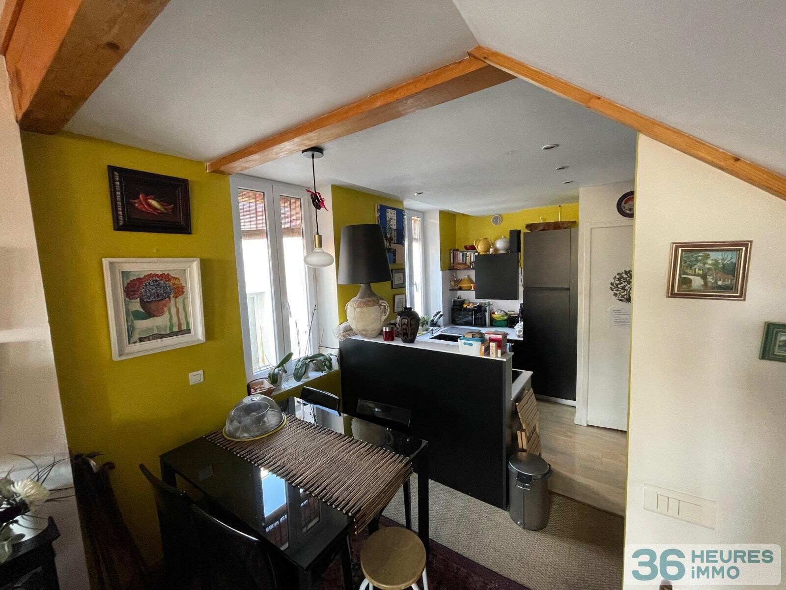 VIEUX PORT DUPLEX  87 M2 + GRANDE TERRASSE 