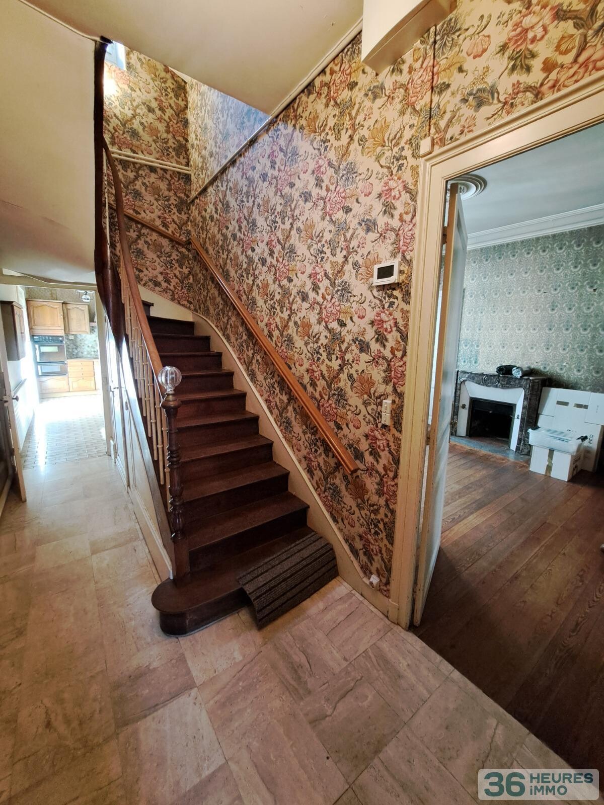 CROIX DE PIERRE - MANCELLE AVEC GRAND GARAGE 