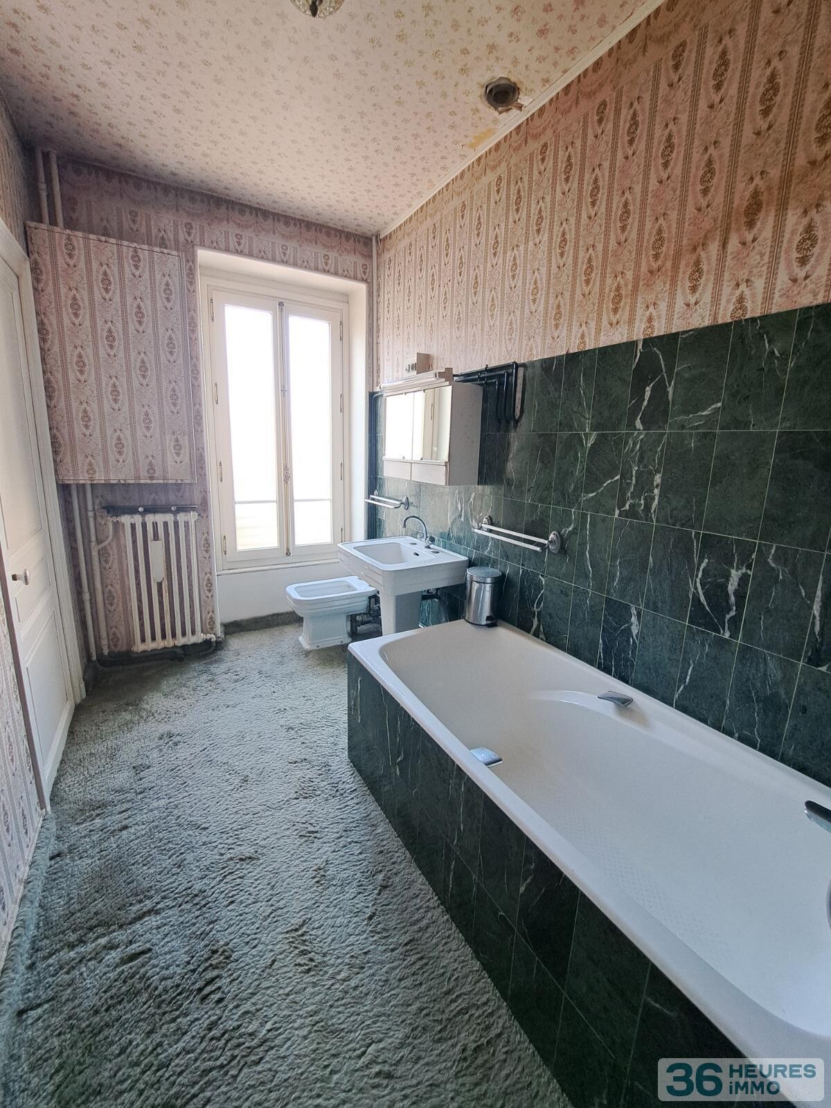 CROIX DE PIERRE - MANCELLE AVEC GRAND GARAGE 