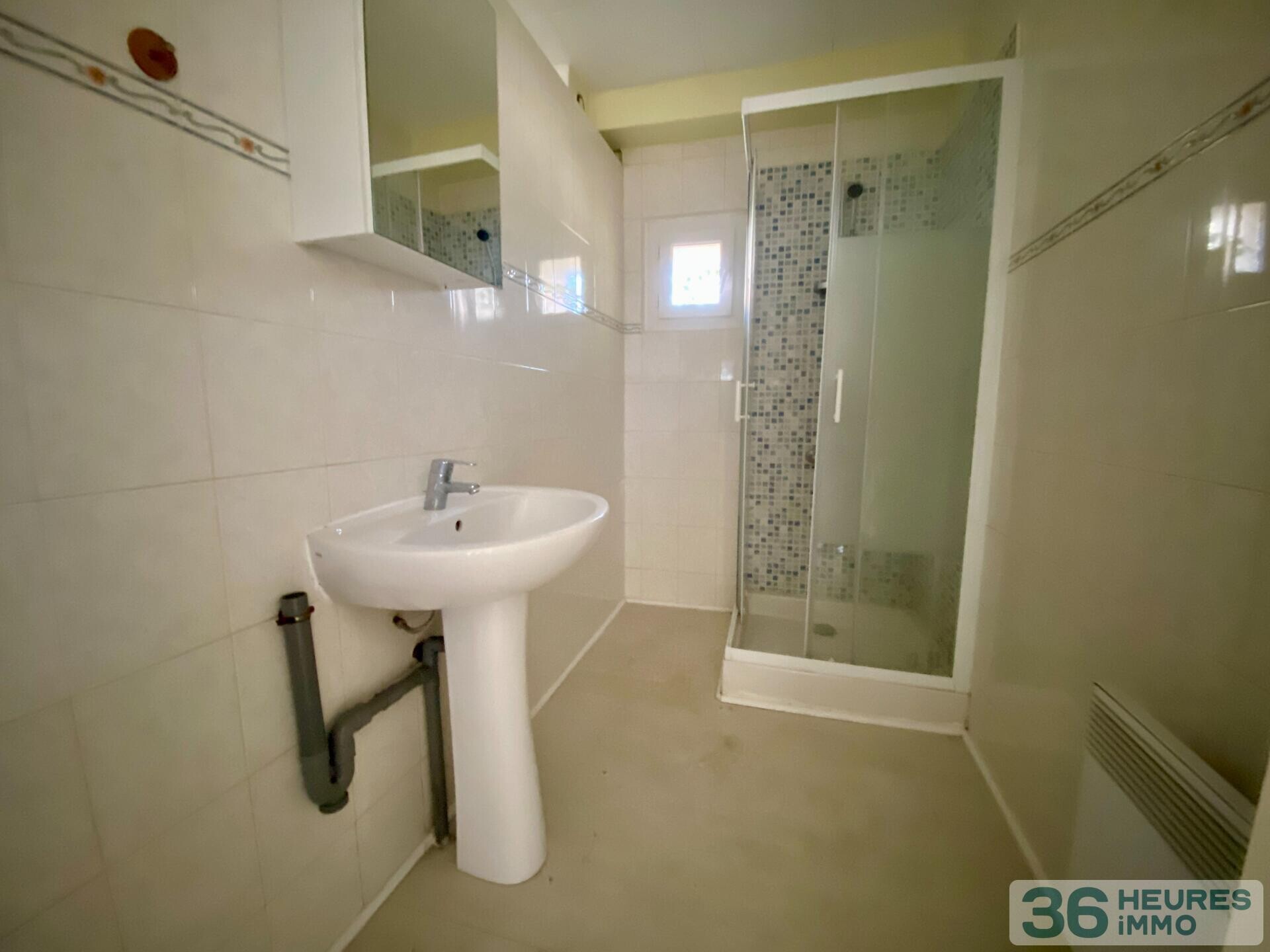 Immeuble à rénover 5 apt + terrain constructible