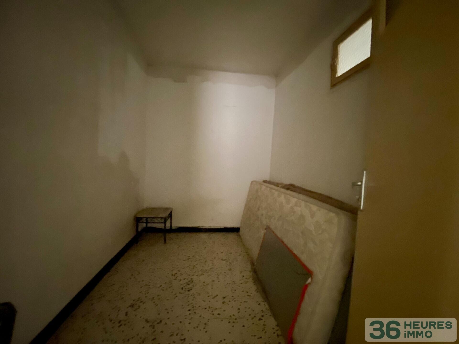 Immeuble à rénover 5 apt + terrain constructible