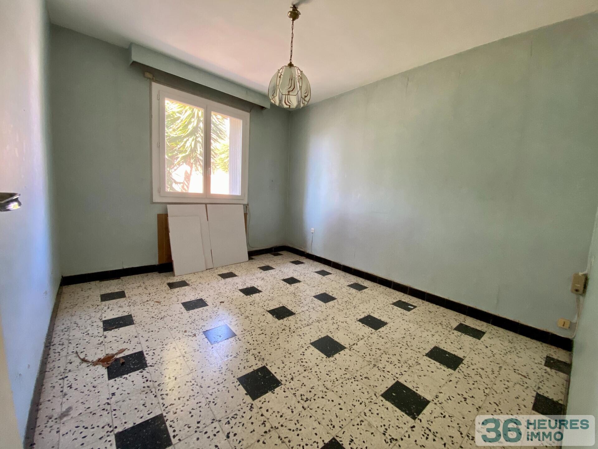 Immeuble à rénover 5 apt + terrain constructible