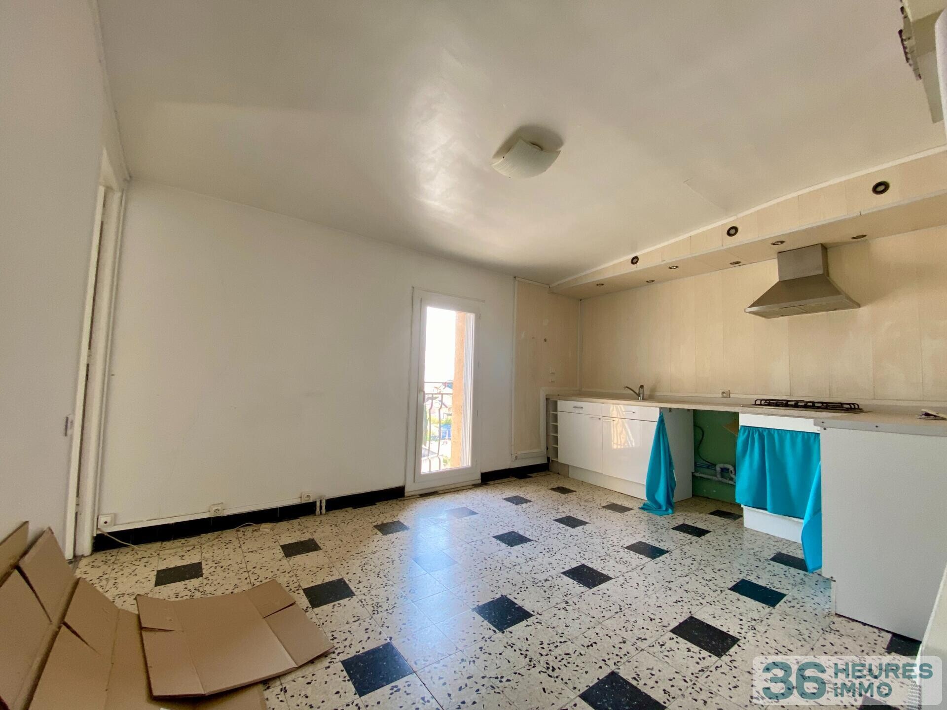 Immeuble à rénover 5 apt + terrain constructible