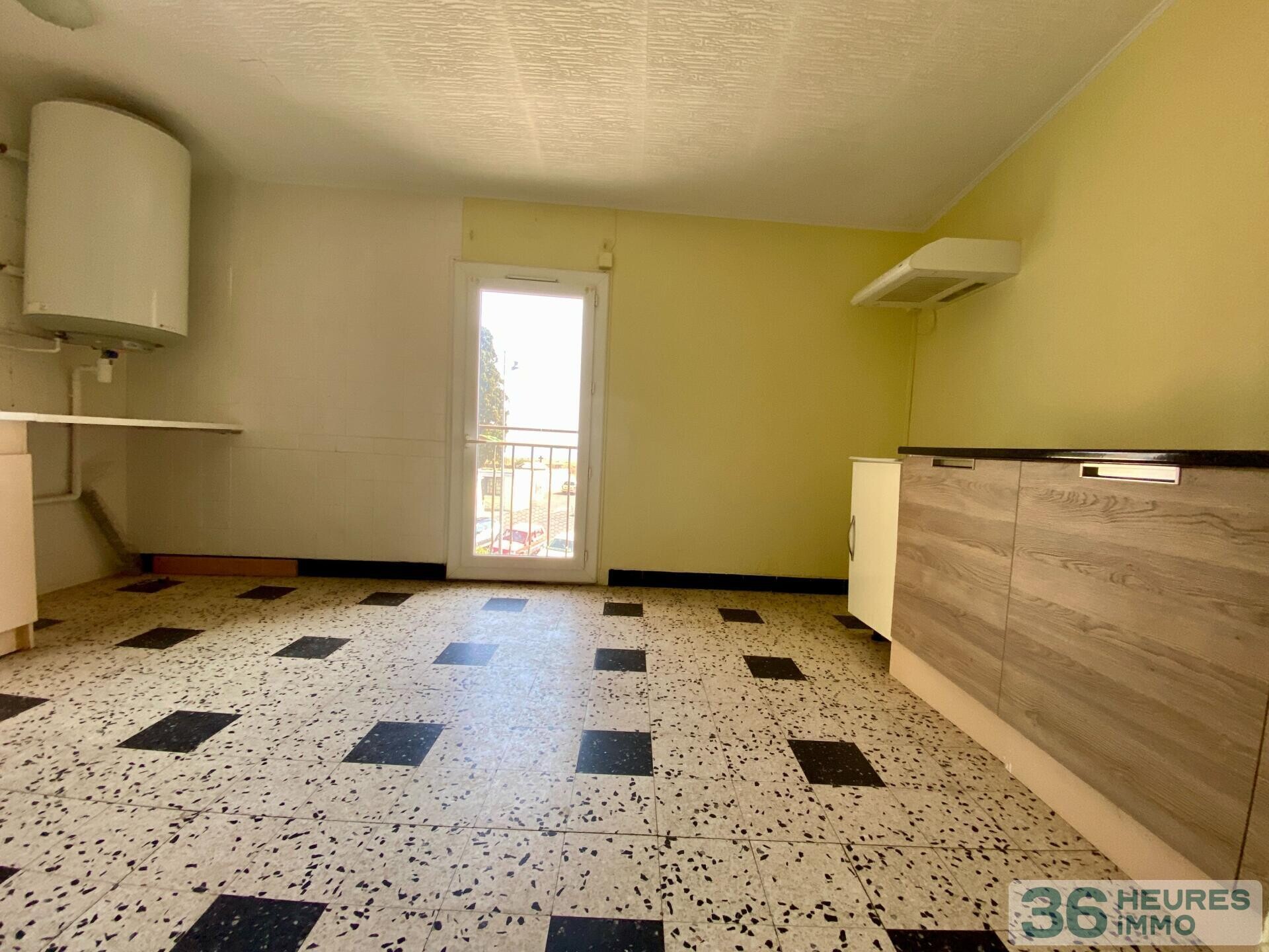 Immeuble à rénover 5 apt + terrain constructible